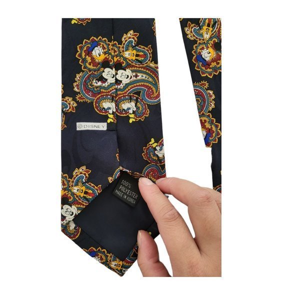 Disney Vintage Mickey Mouse, Donald Duck, Goofy, and Pluto Men's Paisley Tie - Picture 5 of 6